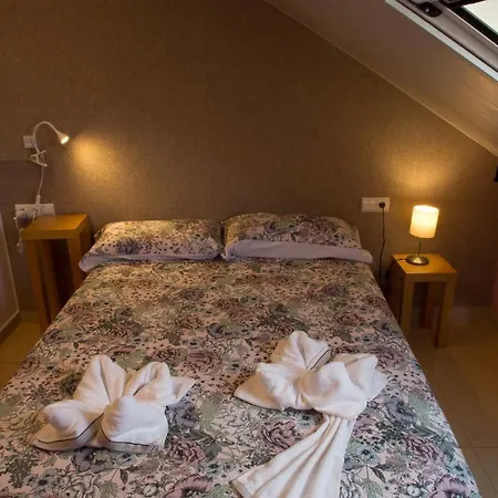 Atico Con Terraza En Graus-pirineo De Huesca