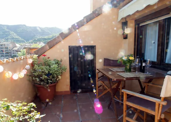 Atico Con Terraza En Graus-pirineo De Huesca * Graus